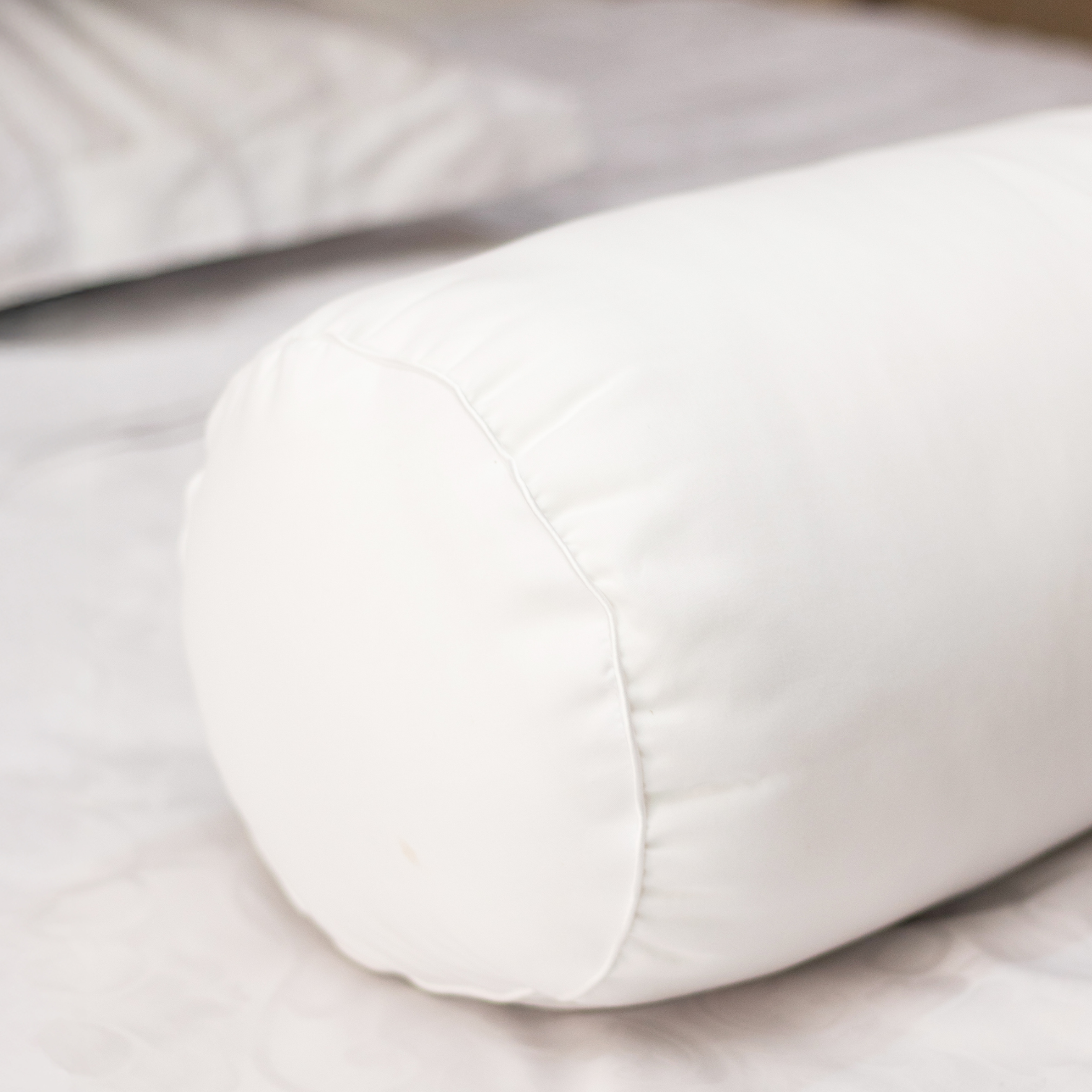 TOMOMI - Bolster Microfil White 22x85cm - Image 4