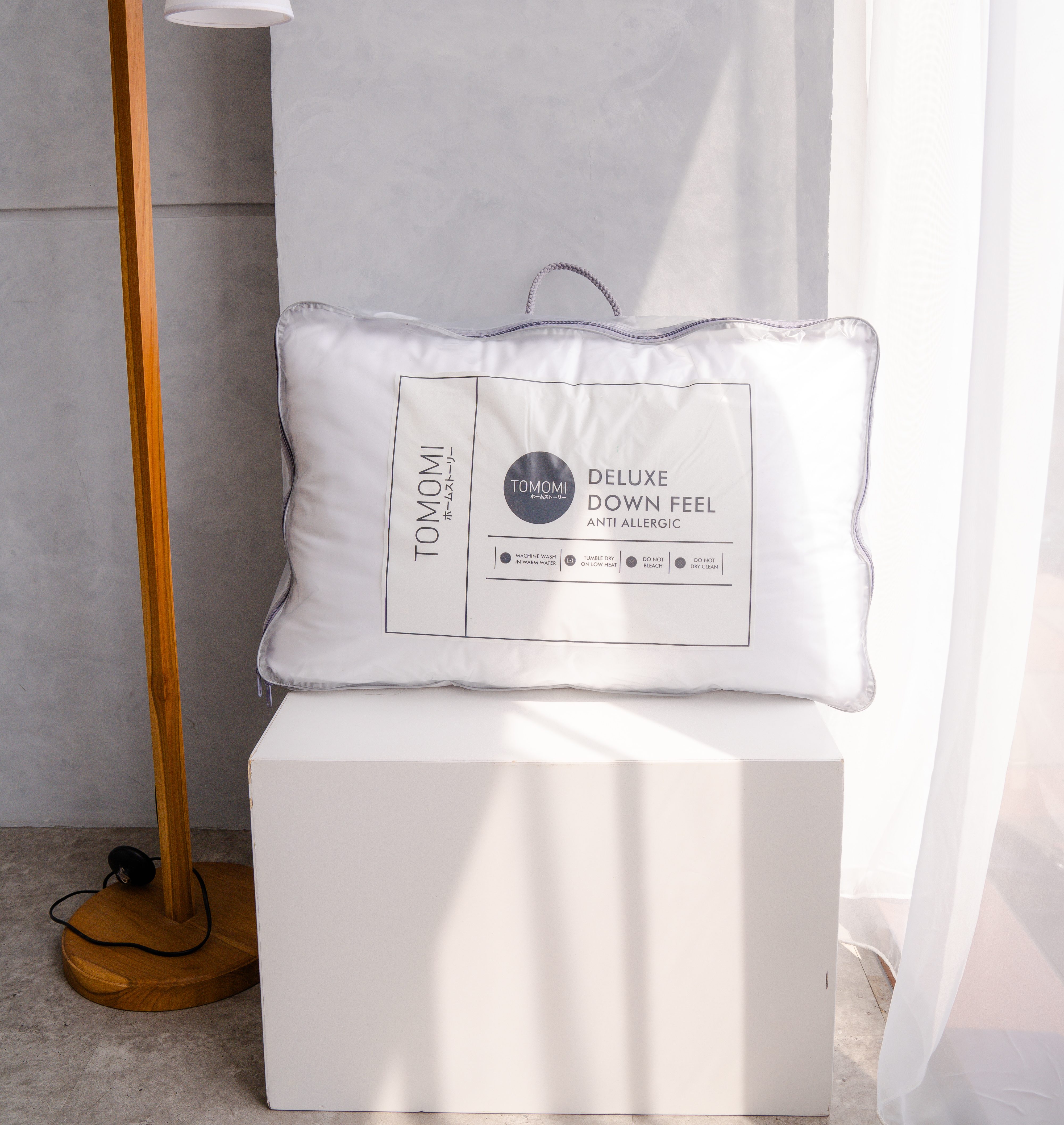 TOMOMI - Pillow King Deluxe Down Feel 50x75x5cm - Image 5