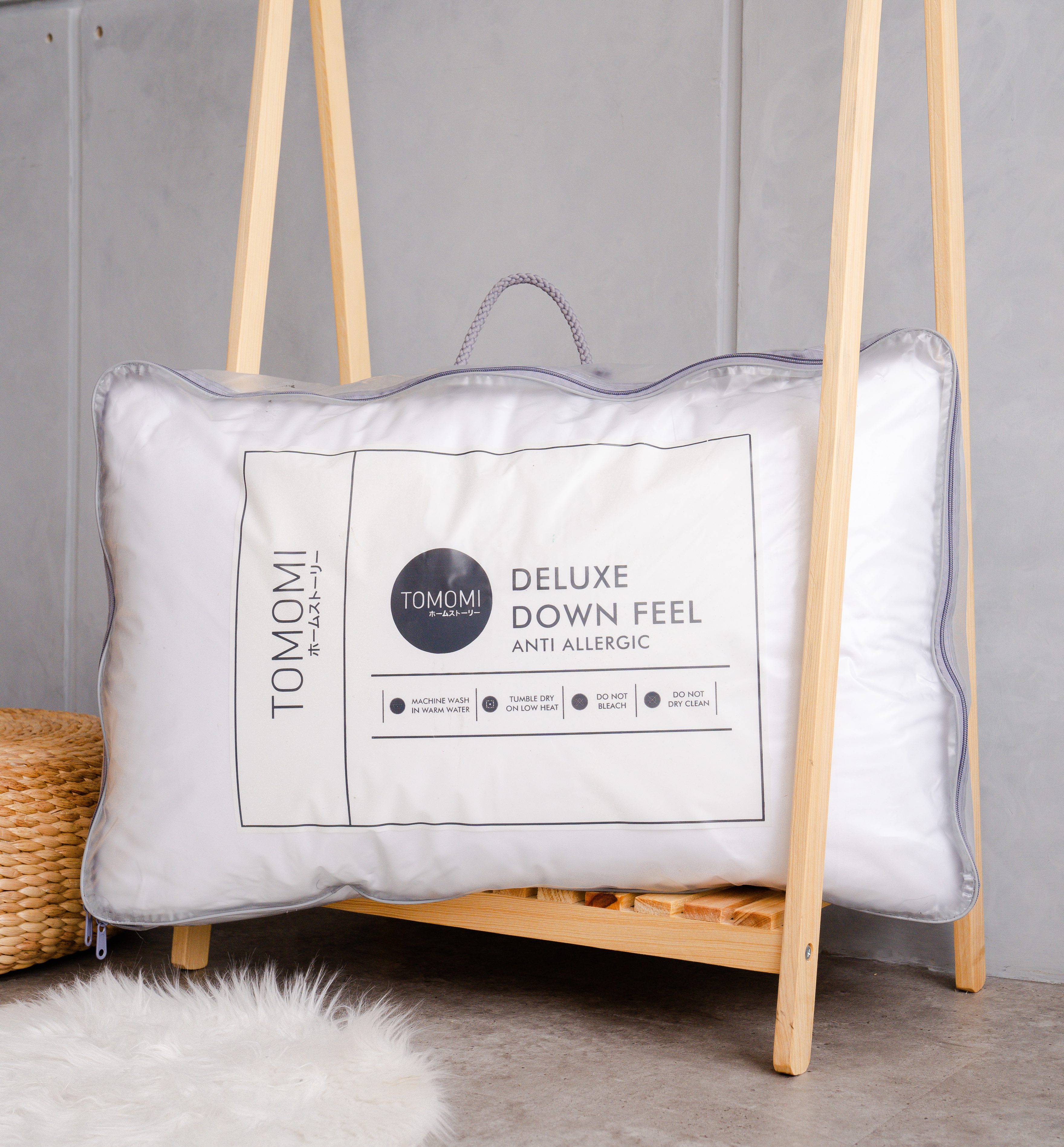 TOMOMI - Pillow King Deluxe Down Feel 50x75x5cm - Image 4