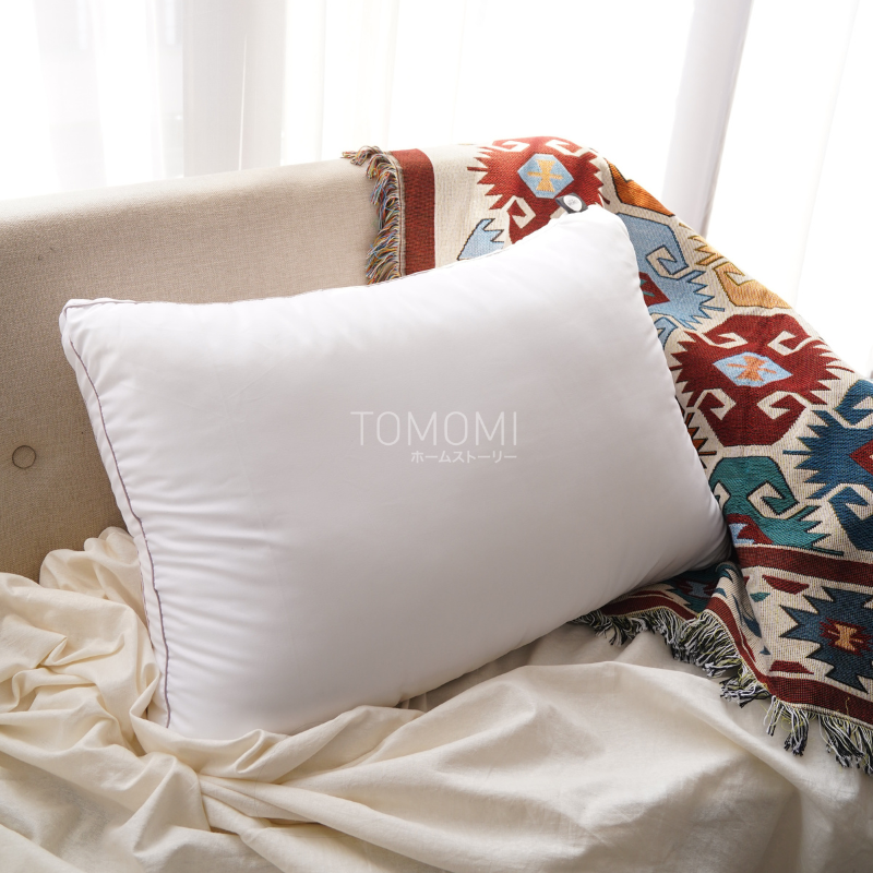 TOMOMI - Pillow King Deluxe Down Feel 50x75x5cm - Image 3