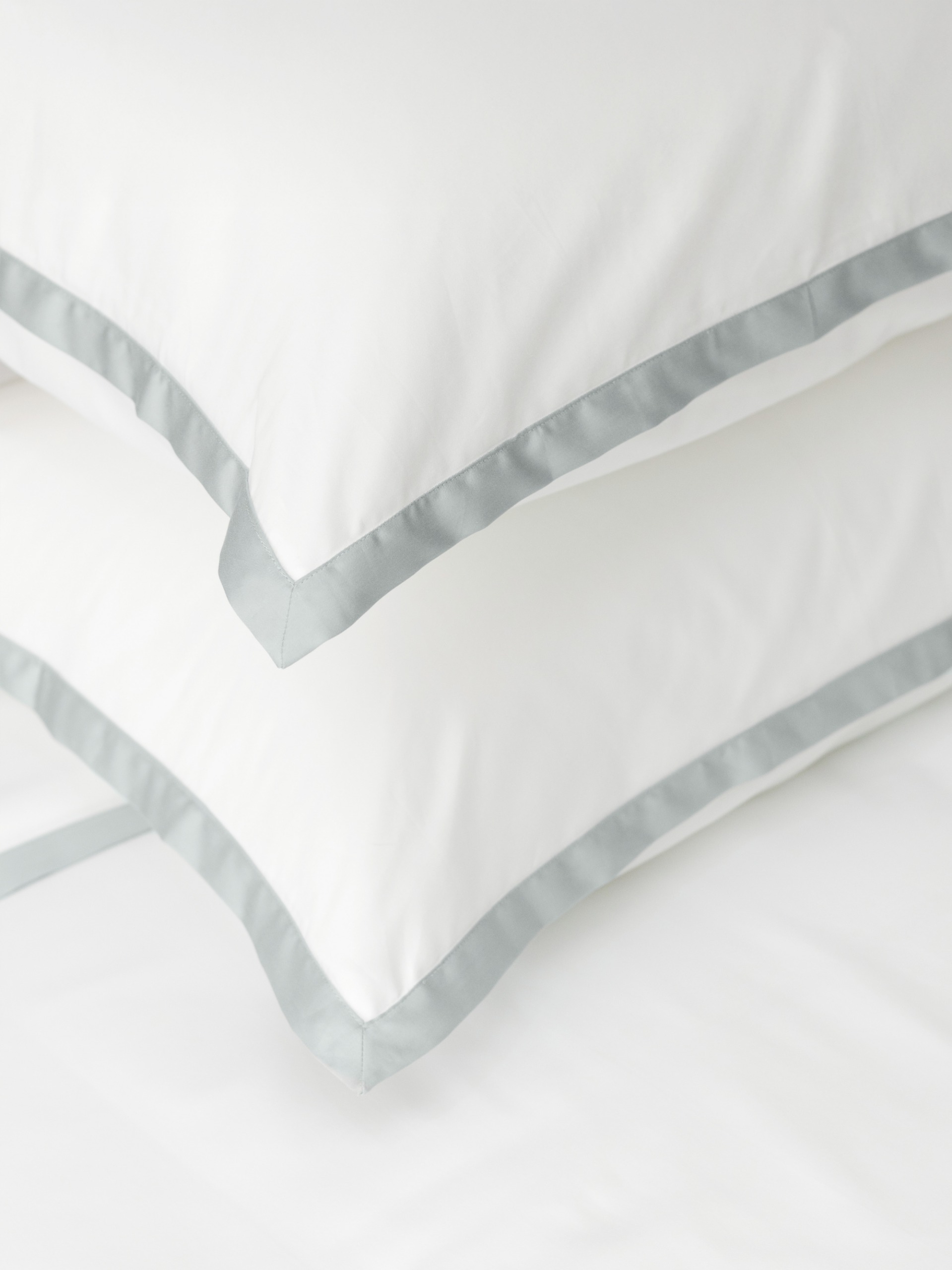 NINA MG - Signature Blanco Ether Fitted Sheet | Quilt Cover - Image 2